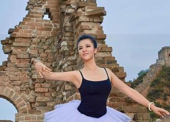 美丝学校抢先看大图，爱丝的写真作品宛如迷雾，令人沉醉！