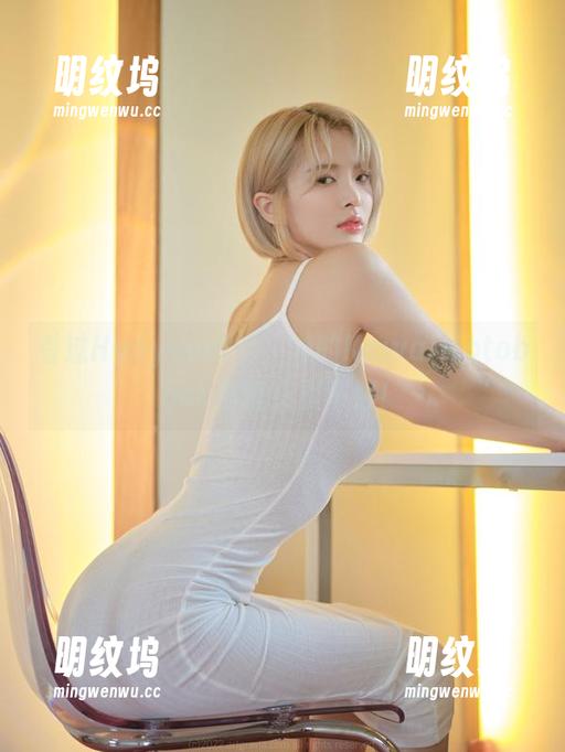 看过Hyoyeon(김효연)的Kawaiifotobook再说资源不够！
