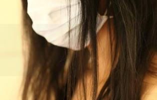 最新上架!ROSI白色丝袜精选写真,光是光影切换就让人眼前一亮。