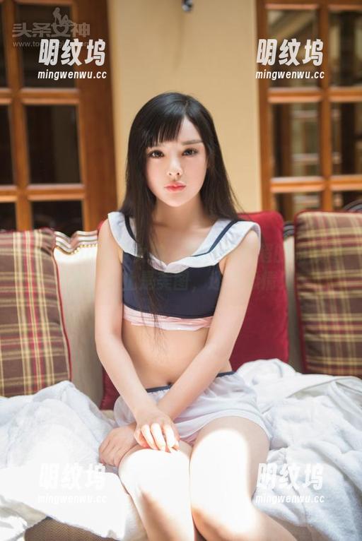 TouTiao头条女神 - 翻开周思超的豹纹图包，不止是美图，还有心情！