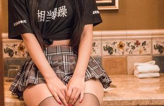 TouTiao头条女神 – 少女与镜子:张蓝欣的私拍美图,反射的不只是光!