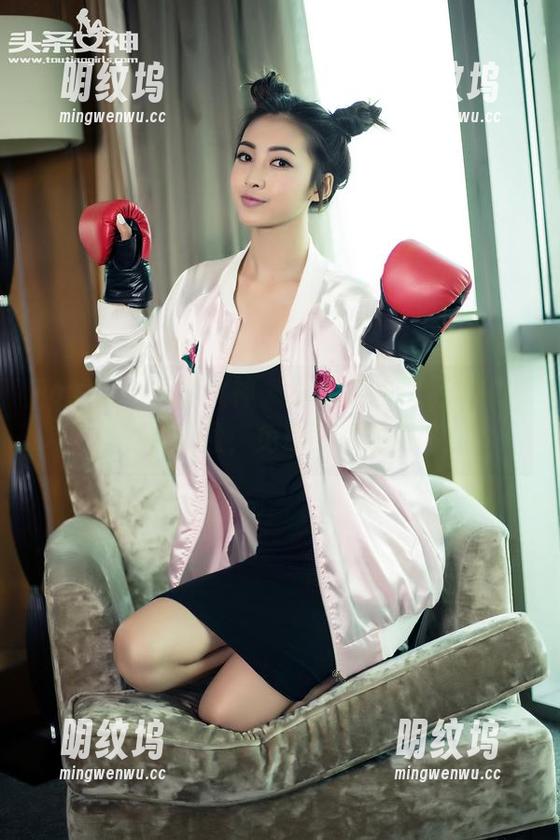 TouTiao头条女神 - 李由美的裸足，像云朵一样轻盈，免费图片随便拿！