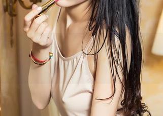 TouTiao头条女神 – 看看吧,申美嫣制服写真!谁能抵挡她那诱人的眼神?