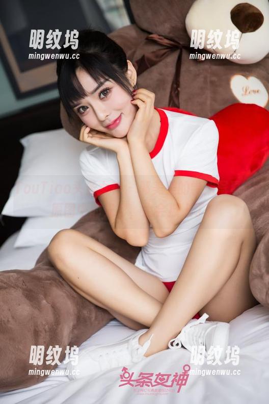 TouTiao头条女神-郭美美 TouTiao头条女神 - 郭美美的学姐写真,原图中的光影,太会撩人了。