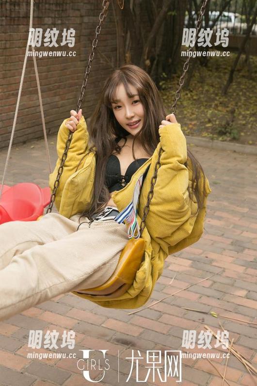 UGirls尤果网-萌琪琪 UGirls尤果网 - 在绯红的梦影中,萌琪琪的红裙套图资源让你心动不已!