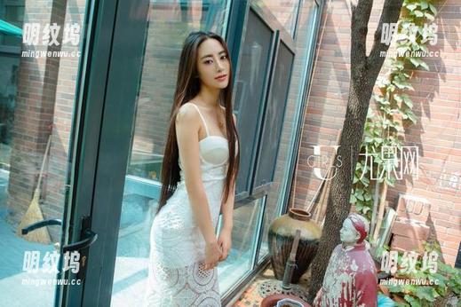 UGirls尤果网 - 诗朵雅海边福利图集：想闻海浪声？来看看这份福利！