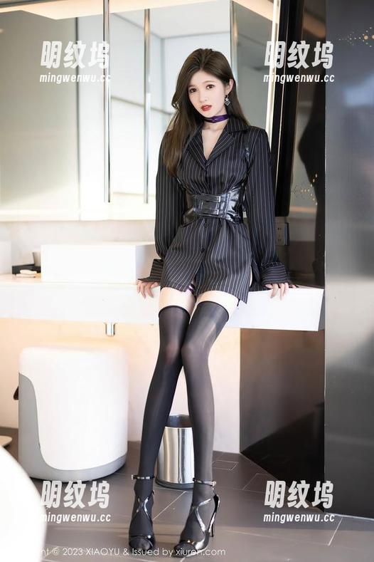 XIAOYU语画界-沈蜜桃miko XIAOYU语画界 - 在沈蜜桃miko的泳池里,写真作品能游泳吗?