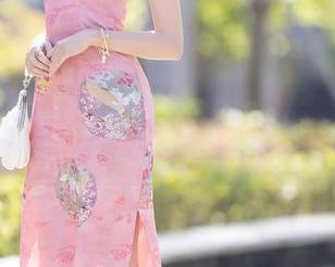 Xiuren秀人网 – 牛仔裤里的甜蜜:甜七七在线写真图集解锁!