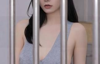 Xiuren秀人网 – 看“软糖爱喝奶”在吊带中绽放:一部高清写真集的蜕变
