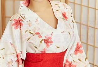YouMi尤蜜荟 – 泳池风情:奶茶Emily的无圣光美图,惬意又真实的瞬间