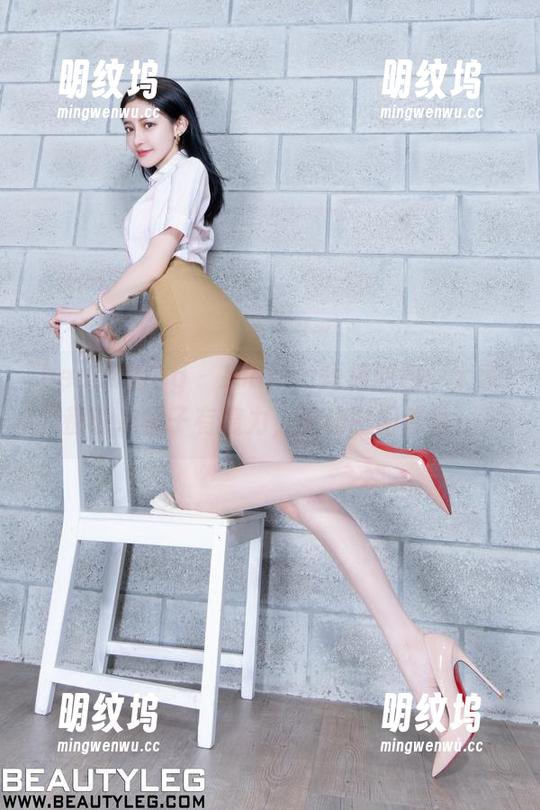 beautyleg-Joanna beautyleg - Joanna短裙图包:大家都说这裙子有魔力,能让时间停住!