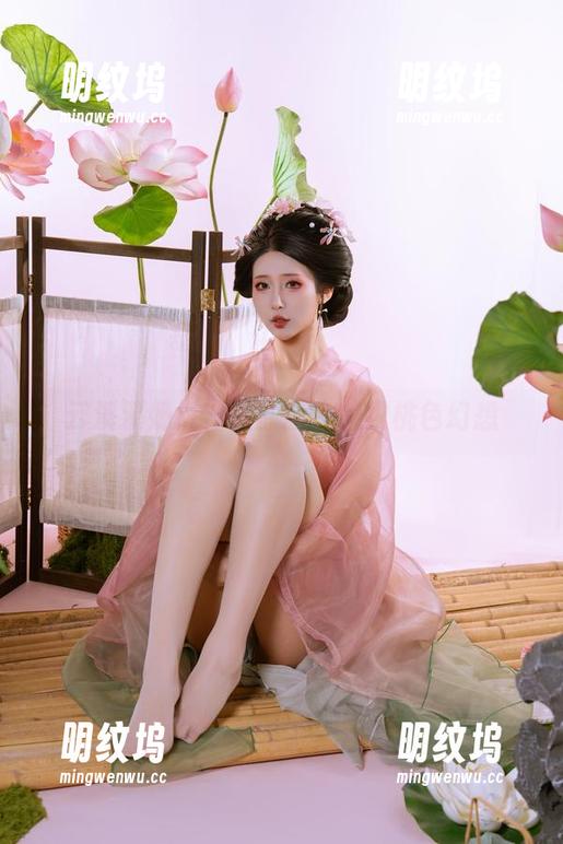 云溪溪奶桃 云溪溪奶桃,在原图中编织桃色幻想