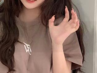 依依超级懒的妹妹自拍,这高清壁纸分分钟让我陷入沉思!