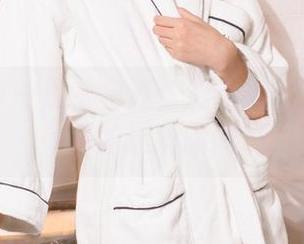 克拉女神 – 放飞自我:潇潇裸足写真图集下的迷醉瞬间