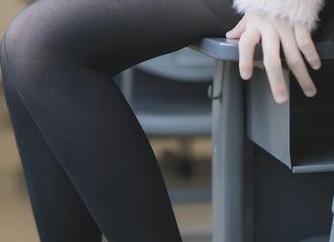 制服裙白丝特辑,兔玩映画的高清套图,感受那一瞬的怦然心动。