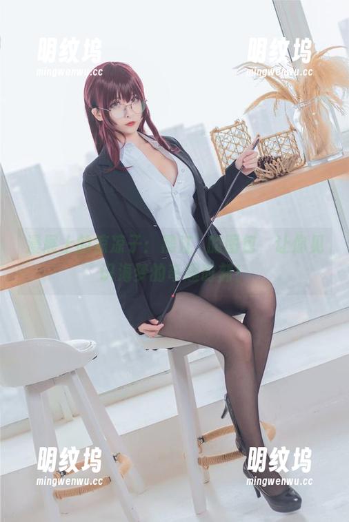 凉凉子 漫展上的凉凉子:黑江雫的图包,让你见识海梦的奇趣时刻!