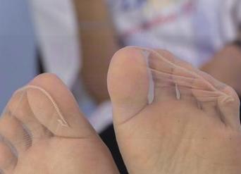 南国足艺 – 最新资源来袭！琳琳用性感美脚挑鞋，鞋子和美腿的完美配对，你准备好了嘛？