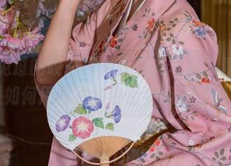 你没见过的咬一口兔娘女友写真，看看她是如何用图片勾勒出梦幻的感觉。
