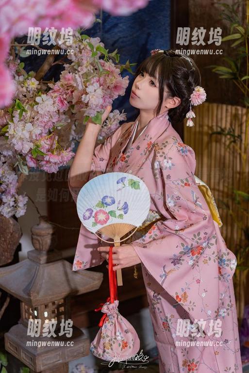 咬一口兔娘 你没见过的咬一口兔娘女友写真,看看她是如何用图片勾勒出梦幻的感觉。