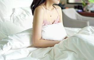 嗲囡囡 – 张俊佳秘书全套揭秘:图片前的沉默与魅力,简直动人心弦!
