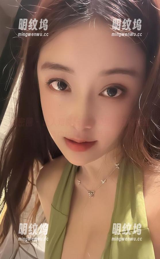 奶雯 微密圈 - 让人难以忘怀的奶雯,白衬衣红色内内高清作品集