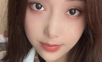 微密圈 – 奶雯的内衣写真资源:每个细节、每个褶皱,感觉都在默默说着心事,让人停不下来。