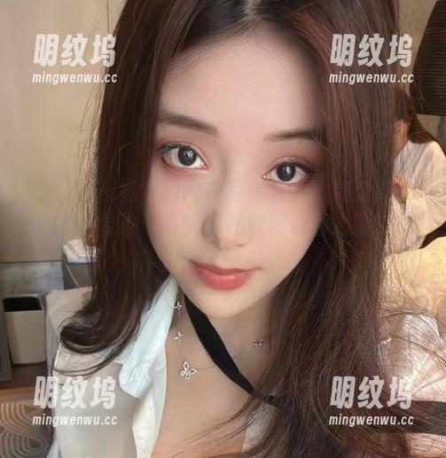 微密圈 - 奶雯的内衣写真资源：每个细节、每个褶皱，感觉都在默默说着心事，让人停不下来。