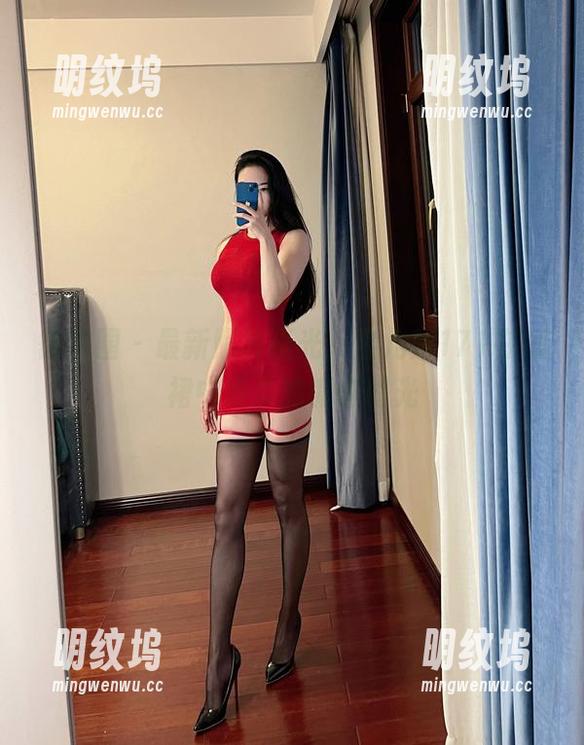 宝儿茹171 微密圈 - 最新照片曝光,宝儿茹171在短裙中漫步的慵懒时光