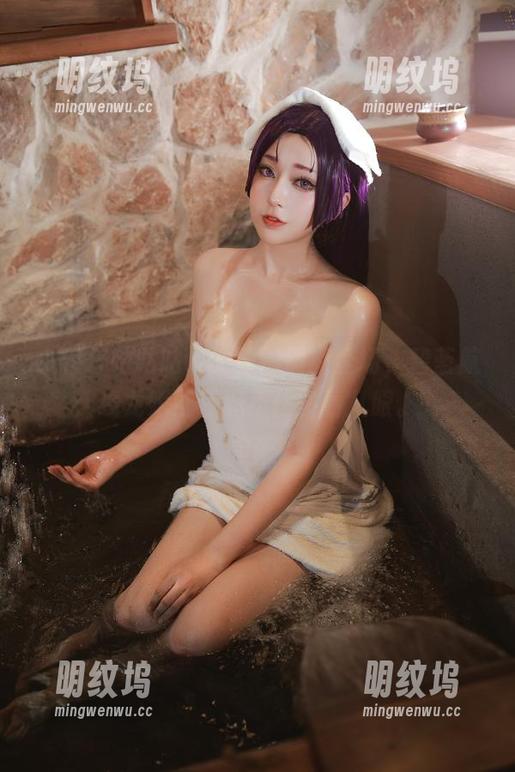 小容仔咕咕咕w的原图震撼登场，碧蓝航线龙娘让我忍不住多看几眼。