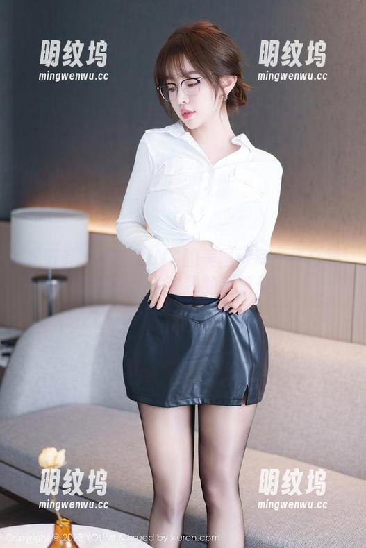尤蜜荟 - 娜娜TINA的美图：每一张白裙照片都想住进我的手机里！