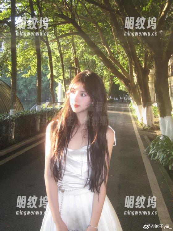怡子yiii 最新资源大放送!来看看怡子yiii如何变身冰公主,值得期待吧。