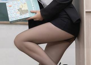 抖娘利世写真资源:这皮衣,真好像会说话!