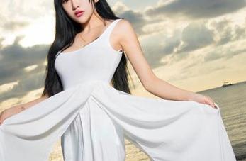 推女神 – 看萌琪琪Lrene的圣诞图包:她的红鼻子比鲁道夫还抢眼!