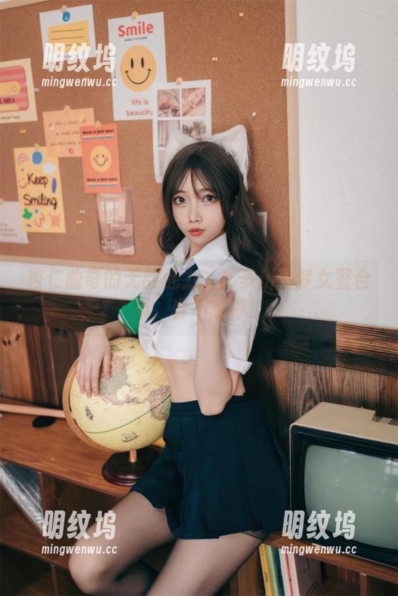 杏仁曲奇的无敌魅力：喜多川海梦女警合集，真不想停！
