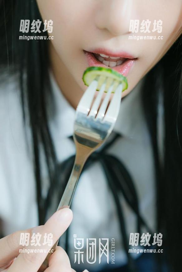 果团网-妲己_Toxic 果团网 - 当妲己_Toxic遇上豹纹,高清写真让你瞬间变身时尚界的猫咪!