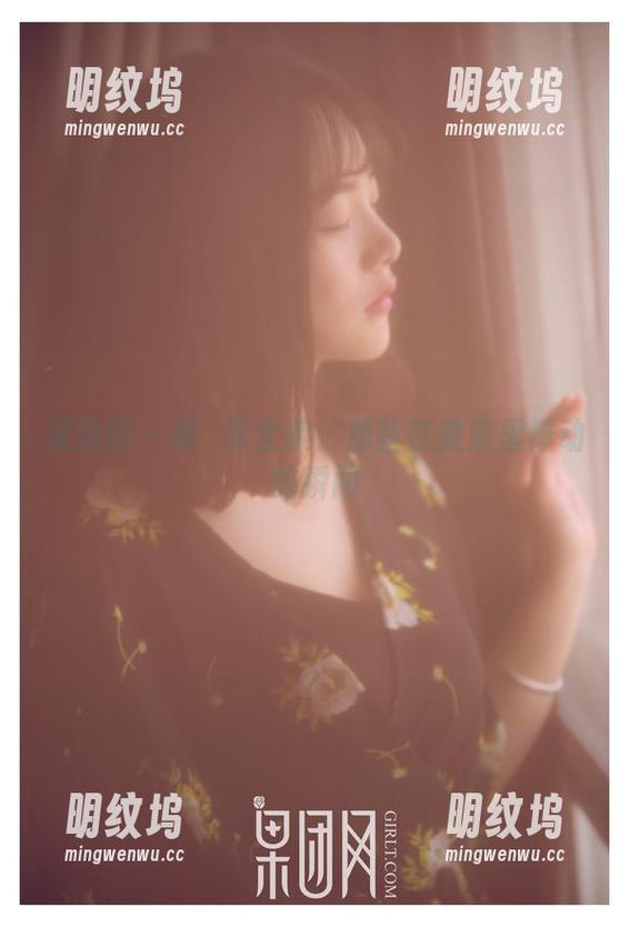 果团网-龚玥菲 果团网 - 龚玥菲全集:那些在教室里悸动的瞬间
