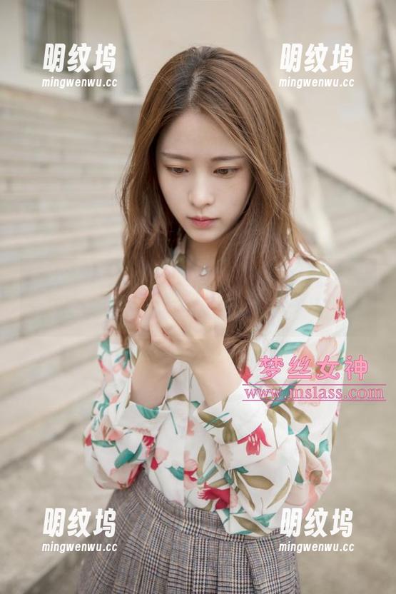 梦丝女神-晓晓 梦丝女神 - 晓晓,这袜子薄薄的,原图完全无圣光,感觉有点随意却又恰到好处。