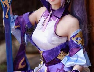 美图不怕热,楚楚子w的夏日穿搭让你轻松驾驭阳光和汗水!