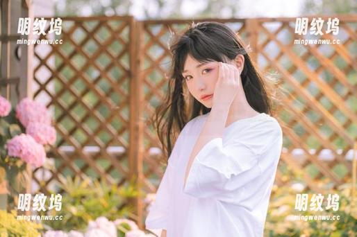 爆机少女喵小吉 遇见爆机少女喵小吉:这网袜图集你绝对不想错过,赶紧下载!