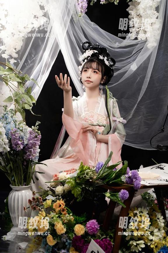 爆机少女喵小吉 脚踩草原,爆机少女喵小吉带你进入袜袜世界套图