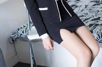 爱蜜社 – 梦心玥的小秘密:美脚图包下载后别忘了放在心上哦!