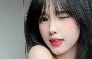 微密圈 – 那份私房写真里的夺命紫色,琳铛铛的蕾丝套装似乎藏着深不见底的魅惑。