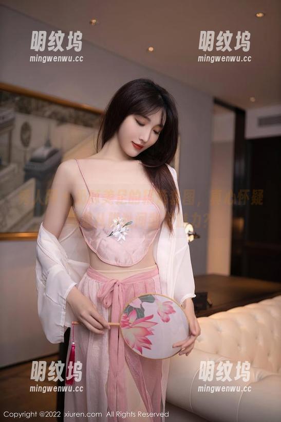 秀人网-奶酥 秀人网 - 奶酥美足的精选套图,真心怀疑她是从脚趾间散发魅力?