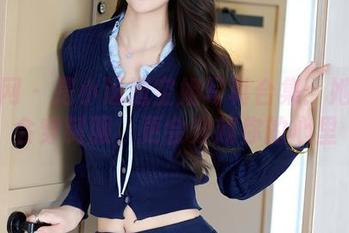 秀人网 – 是小逗逗空姐写真合集：她不止会穿制服，更会穿越你的心里