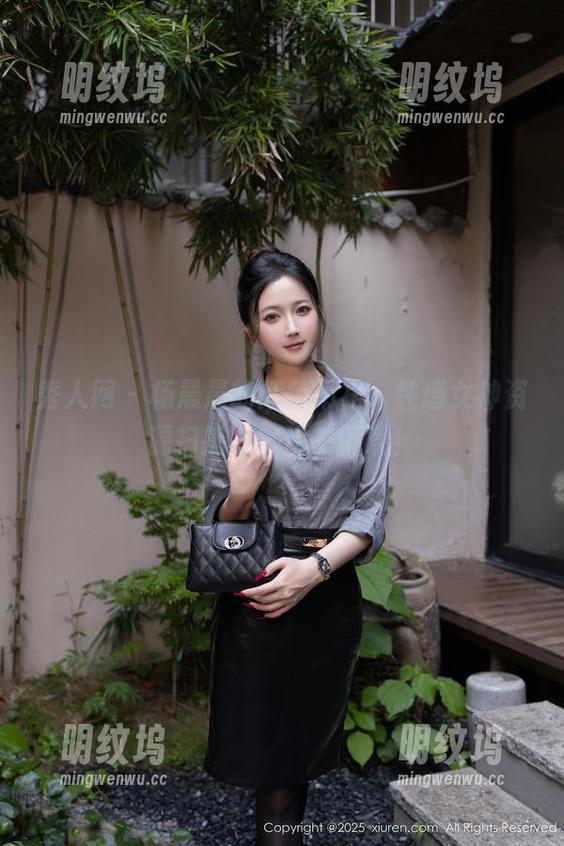 秀人网-杨晨晨 秀人网 - 杨晨晨的红色吊裙,性感女神资源扫描中,快来围观!