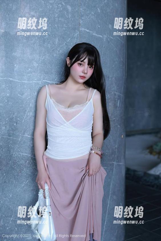 秀人网-林文文yooki 秀人网 - 林文文yooki礼服写真:新一季壁纸,真是让人心动!