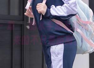 秀人网 – 章芃芃的水手服私房照,海风带来的不只是距离。