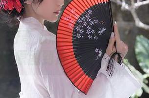 秀人网 – 好奇心满满:美七Mia的学姐写真原图到底有什么秘密?