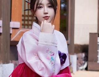 秀人网 – 内衣里藏着诗:诗诗的写真精选之旅