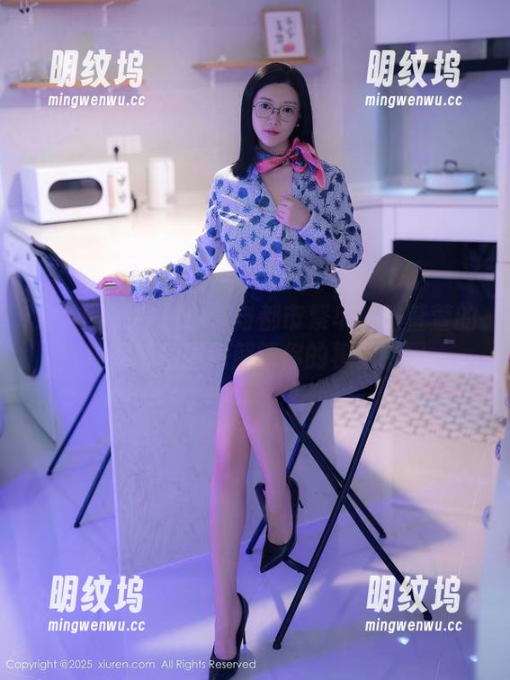 秀人网 - 乡村小道与都市繁华—陆萱萱的成都旅拍图包解锁你的视觉密码